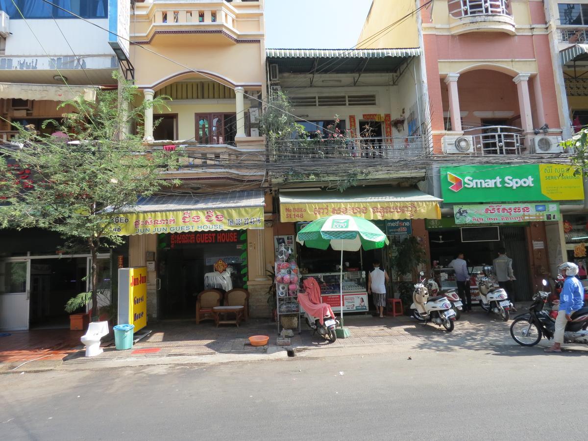 Jun Jun Guesthouse Phnom Penh Exterior foto